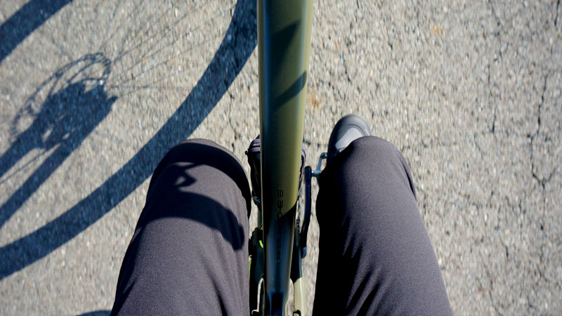 冬の自転車に最強の暖かさ！リンプロ『鬼起毛ジョガーパンツ』を試すイメージ16