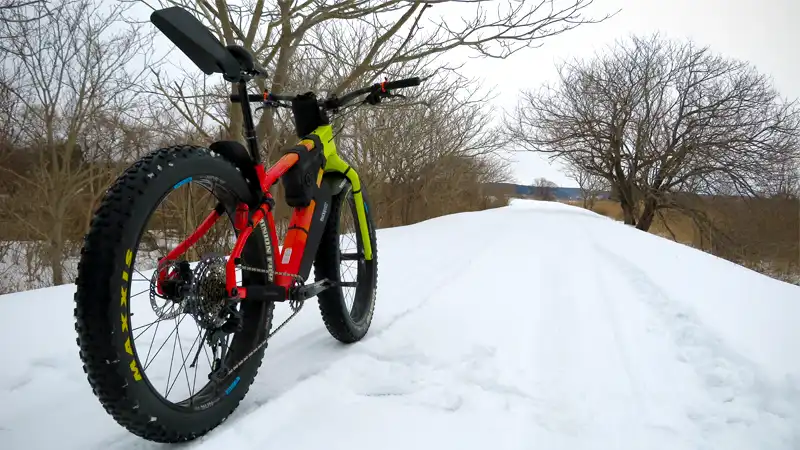 不精の極み！ファットバイクのタイヤを雪道ライドでクリーニングイメージ01