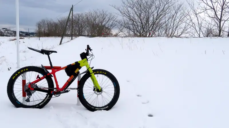 不精の極み！ファットバイクのタイヤを雪道ライドでクリーニングイメージ08