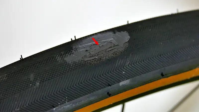 補修より交換が近道?チューブレスタイヤのパンク修理に再挑戦イメージ19