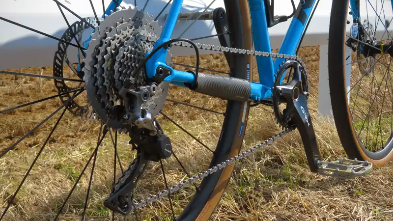 耐パンク版『グラベルキングプラス』の雑感と春霞の海辺ライドイメージ10