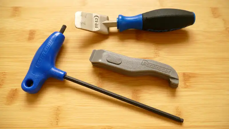 利点は何だ？パラレル式『ディスクブレーキピストンプレス』の謎イメージ02