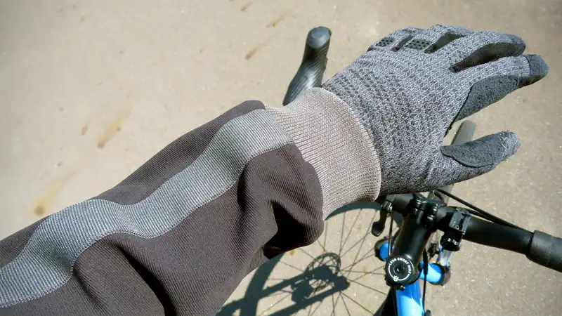 街着でも違和感なし？ナリフリのサイクルジャケットを初購入イメージ15