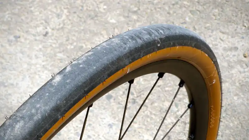泥汚れと土埃を除去!自転車のタイヤを時短でキレイにする方法あれこれイメージ02